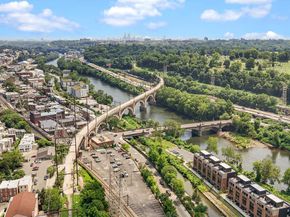 4523 Riverside Way, Philadelphia PA 19127