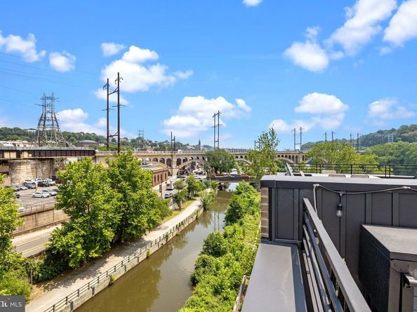 4523 Riverside Way, Philadelphia PA 19127