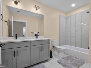 4523 Riverside Way, Philadelphia PA 19127