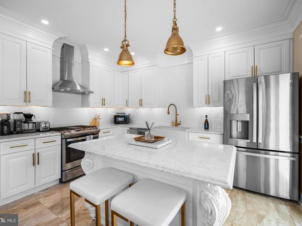 2124 W Reserve Drive, Philadelphia PA 19145