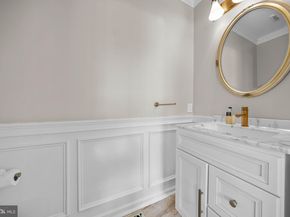 2124 W Reserve Drive, Philadelphia PA 19145