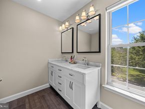 2124 W Reserve Drive, Philadelphia PA 19145