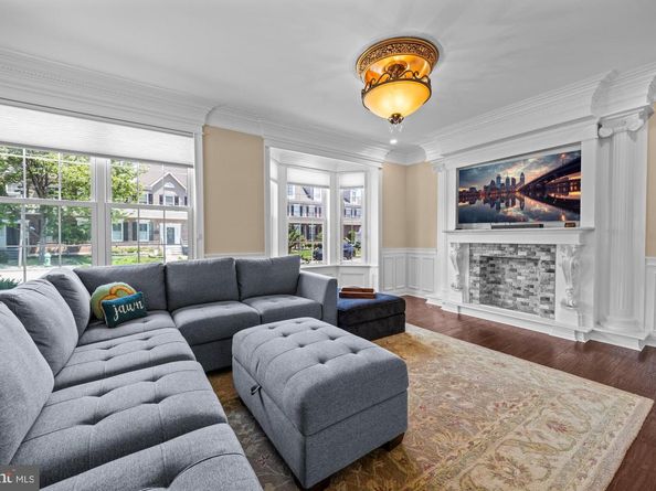 2124 W Reserve Drive, Philadelphia PA 19145