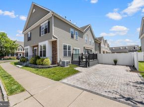 2124 W Reserve Drive, Philadelphia PA 19145