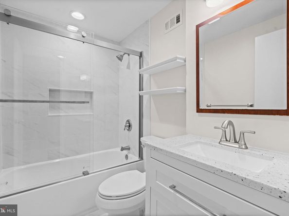 1109 N Vernon Street, Arlington VA 22201
