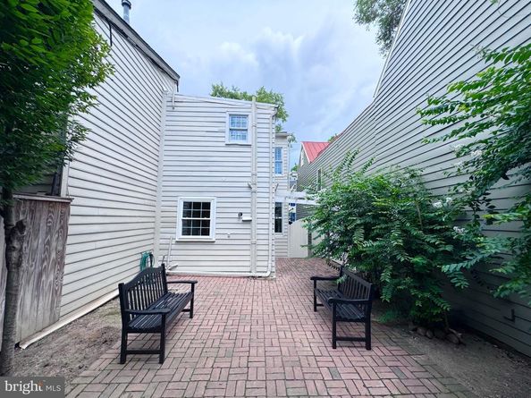 210 Gibbon Street, Alexandria VA 22314