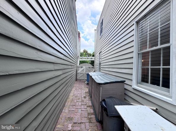 210 Gibbon Street, Alexandria VA 22314