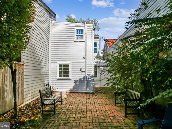 210 Gibbon Street, Alexandria VA 22314
