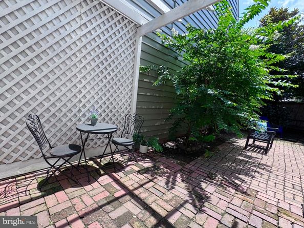 210 Gibbon Street, Alexandria VA 22314