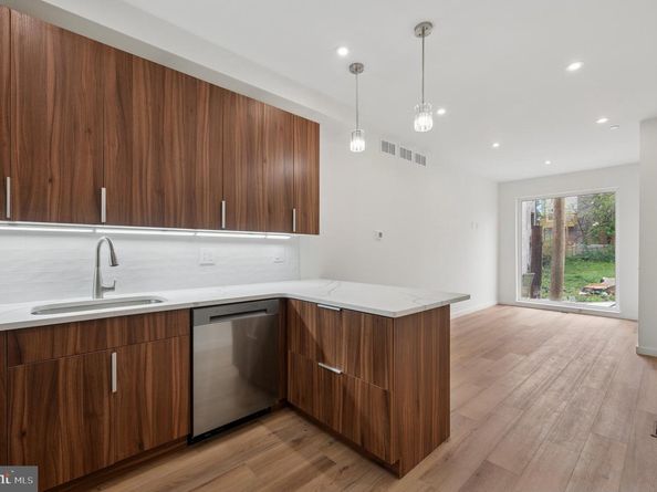 2209 N Franklin Street, Philadelphia PA 19133