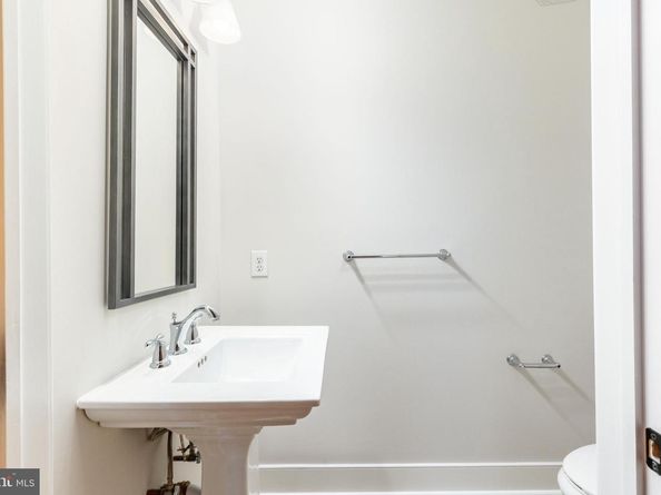 4557 Manayunk Avenue, Philadelphia PA 19128