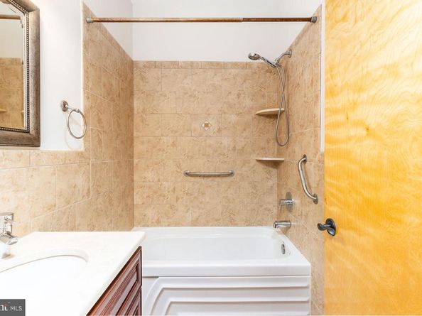 4557 Manayunk Avenue, Philadelphia PA 19128