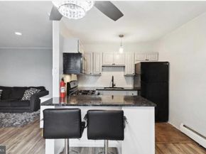 100 E Glenolden Avenue R9, Glenolden PA 19036