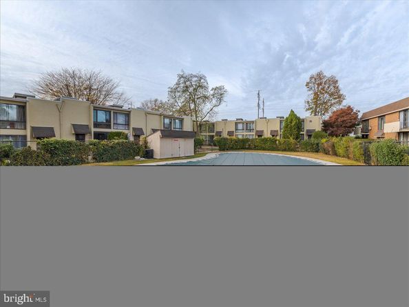 100 E Glenolden Avenue R9, Glenolden PA 19036