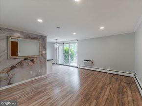 100 E Glenolden Avenue R9, Glenolden PA 19036