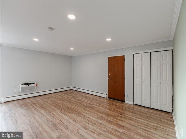 100 E Glenolden Avenue R9, Glenolden PA 19036