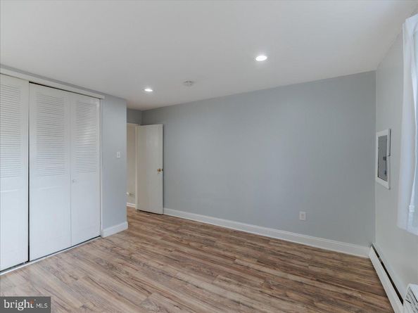 100 E Glenolden Avenue R9, Glenolden PA 19036