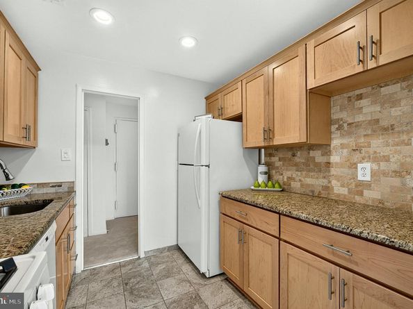 3100 S Manchester Street 936, Falls Church VA 22044