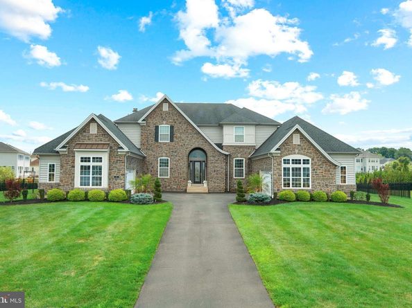4 Shady Pines Drive, Ivyland PA 18974