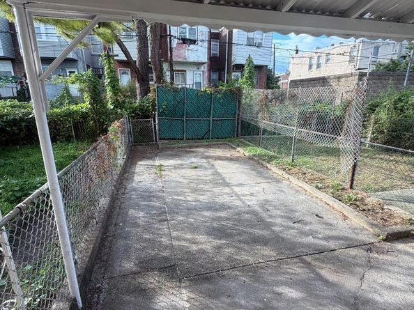 7228 Hegerman Street, Philadelphia PA 19135