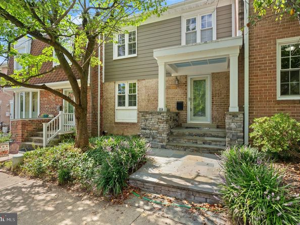 1034 N Pelham Street, Alexandria VA 22304