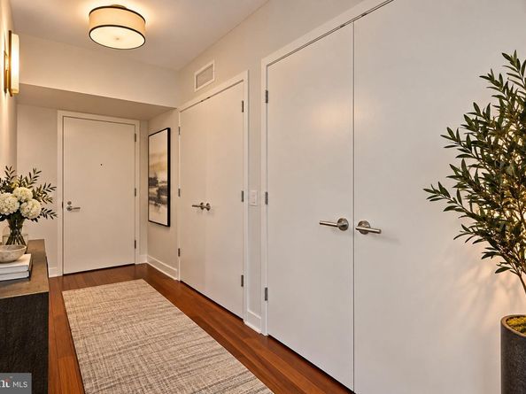 2101 Market Street 1702, Philadelphia PA 19103