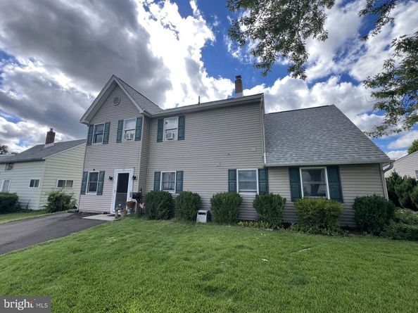47 Neptune Lane, Levittown PA 19054