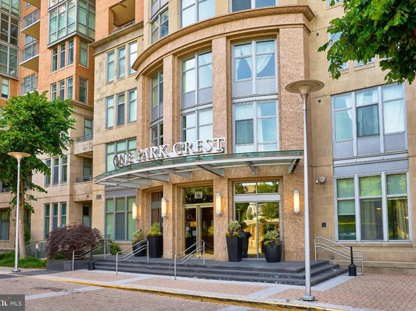 8220 Crestwood Heights Drive 216, Mclean VA 22102