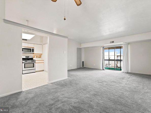 58201 Delaire Landing Road 201, Philadelphia PA 19114