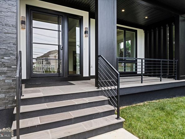 103 Saint Andrews Drive NE, Vienna VA 22180