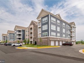 21630 Hawksbill High Circle 405, Sterling VA 20164