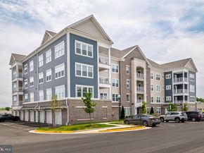 21630 Hawksbill High Circle 405, Sterling VA 20164