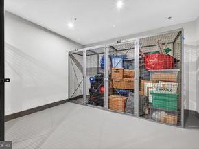 21630 Hawksbill High Circle 405, Sterling VA 20164