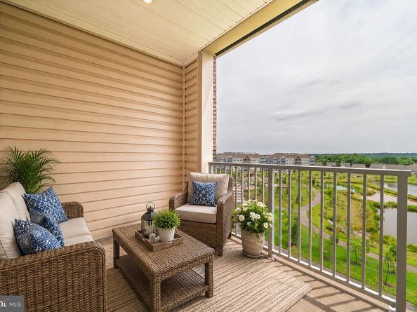 21630 Hawksbill High Circle 405, Sterling VA 20164