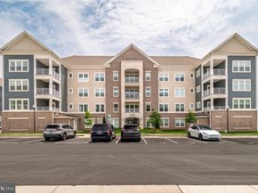 21630 Hawksbill High Circle 405, Sterling VA 20164