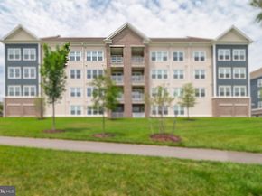 21630 Hawksbill High Circle 405, Sterling VA 20164
