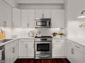 701 S 6TH Street, Philadelphia PA 19147