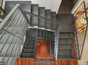 701 S 6TH Street, Philadelphia PA 19147