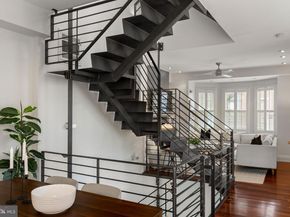 701 S 6TH Street, Philadelphia PA 19147