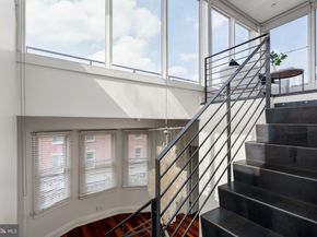 701 S 6TH Street, Philadelphia PA 19147