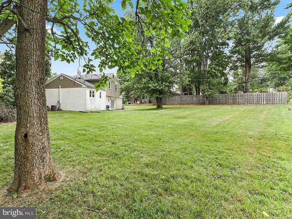 821 Sweetbriar Drive, Warminster PA 18974