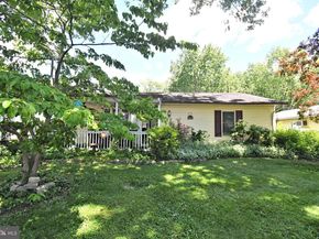 70 Tall Pine Lane, Levittown PA 19054