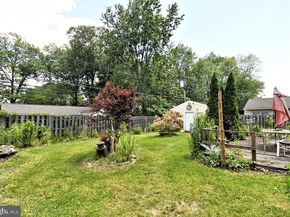 70 Tall Pine Lane, Levittown PA 19054