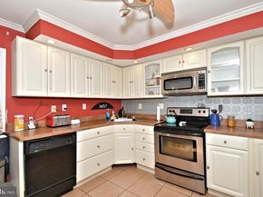 70 Tall Pine Lane, Levittown PA 19054