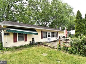 70 Tall Pine Lane, Levittown PA 19054