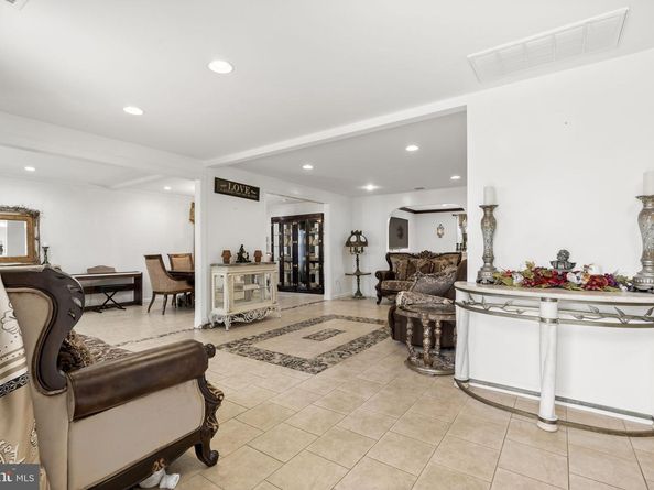 608 E Pine Street, Feasterville Trevose PA 19053