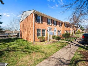 133 N Baylor Drive, Sterling VA 20164