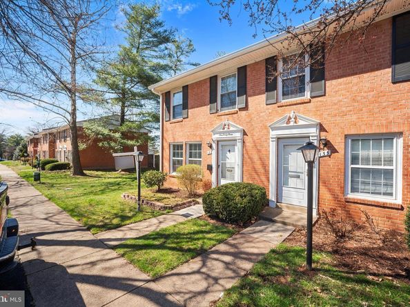 133 N Baylor Drive, Sterling VA 20164