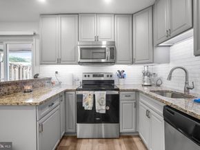 133 N Baylor Drive, Sterling VA 20164