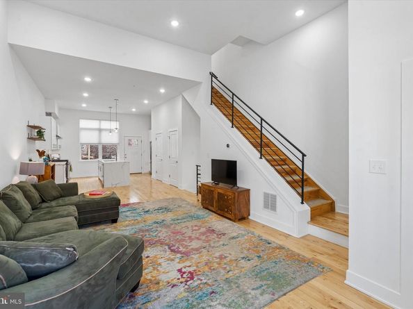 2720 W Cabot Street, Philadelphia PA 19121